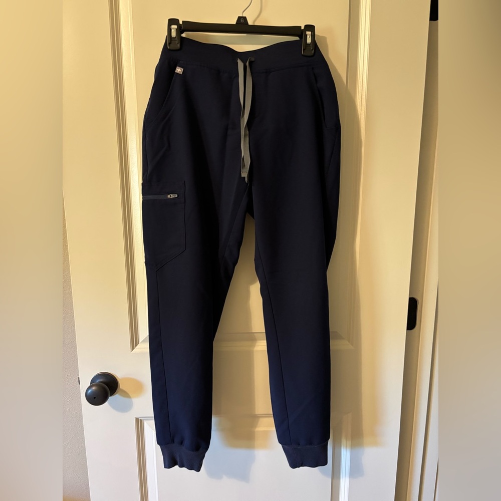 Figs Women’s Navy Jogger Scrub Pants